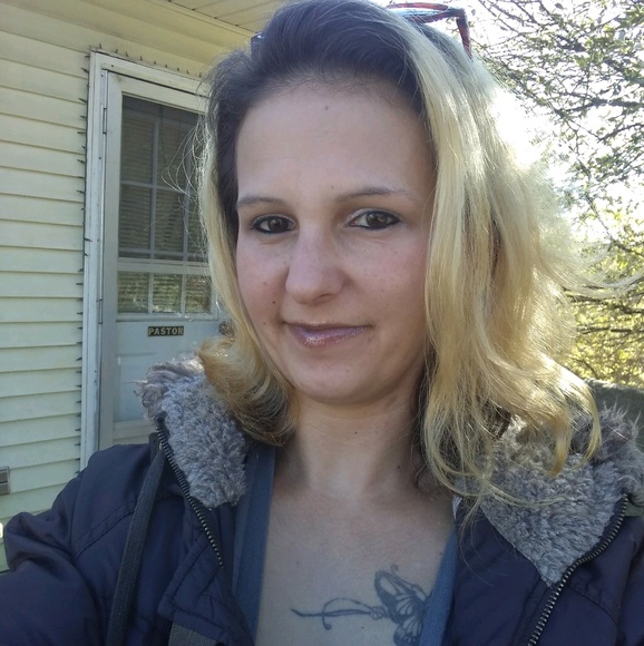 Meet your Posher, Jessica - Picture 1 of 1